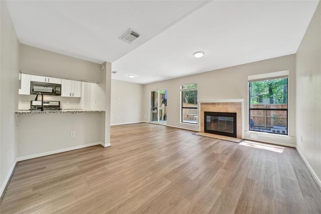 24 W Willowwood Ct, Townhouse with 3 bedrooms, 2 bathrooms and 2 parking in Spring TX | Image 5