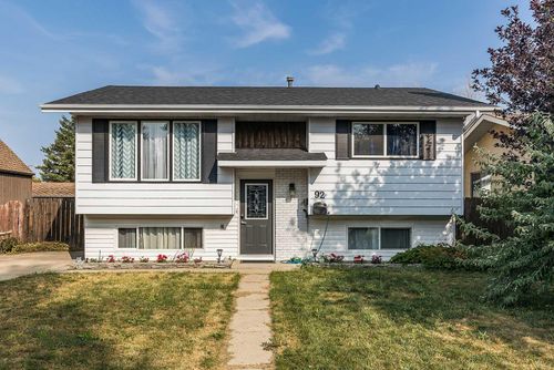 92 Smithson St Se, Medicine Hat, AB, T1B3G6 | Card Image
