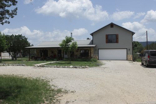230 Wpw Holmes Dr, Leakey, TX, 78873-5002 | Card Image