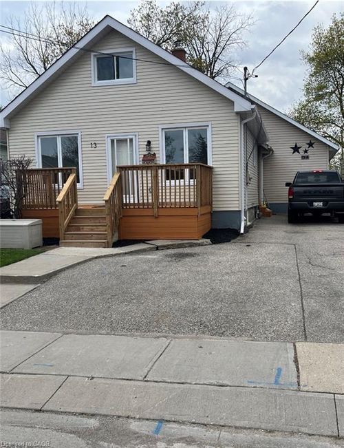13 Stanley St, Cambridge, ON, N1S2A5 | Card Image
