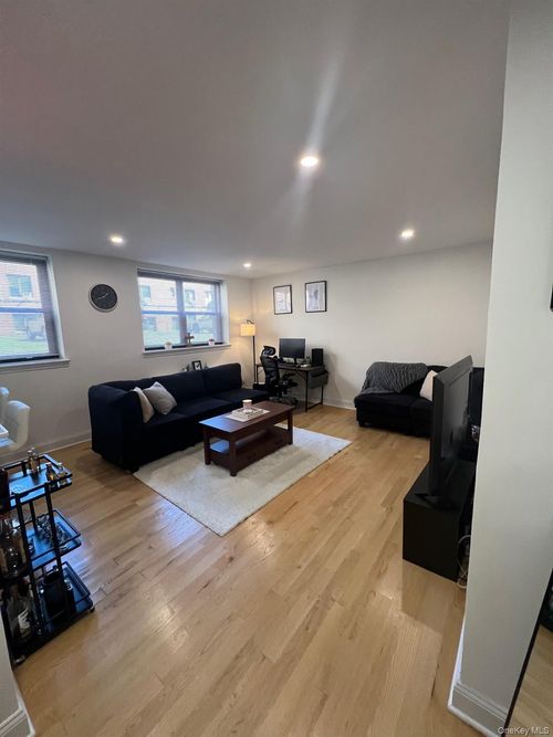apt-a4-342 Richbell Rd, Mamaroneck, NY, 10543-3255 | Card Image