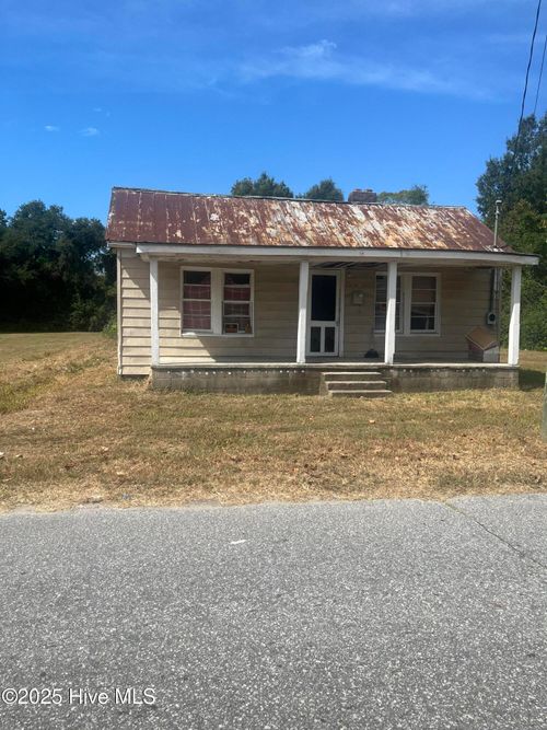 613 Poplar St, Goldsboro, NC, 27530-6046 | Card Image