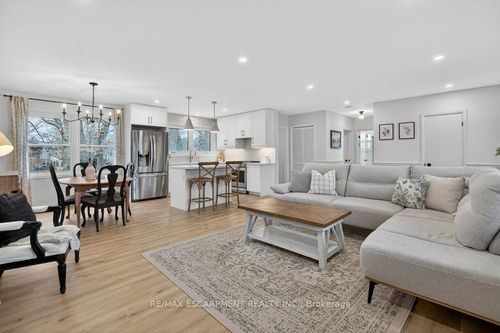 31 Dunning Crt, Dundas, ON, L9H4K8 | Card Image