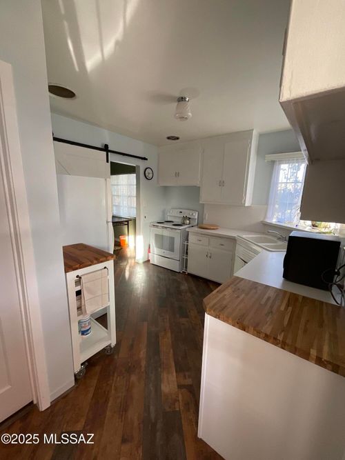 5018 E Eastland St, Tucson, AZ, 85711-4954 | Card Image