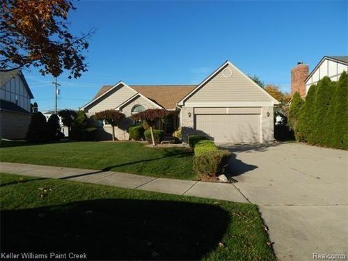 34335 Heartsworth Ln, Sterling Heights, MI, 48312-5767 | Card Image