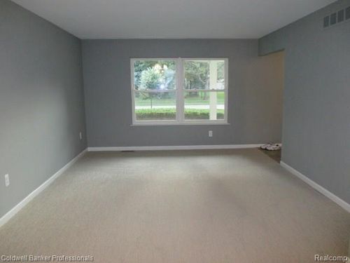 4474 Holly Dr, Troy, MI, 48085-4813 | Card Image