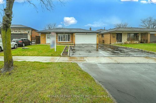 7517 Lully Crt, Mississauga, ON, L4T2P2 | Card Image