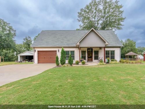 1096 Rain Tree Dr, Tuscumbia, AL, 35674-6681 | Card Image