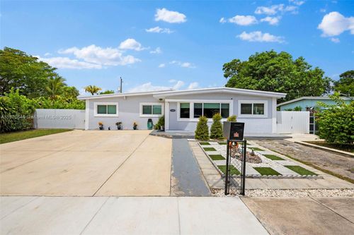 18022 Nw 7th Ct, Miami Gardens, FL, 33169-4740 | Card Image