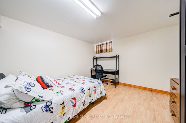 2 - 401 Keats Way, Condo with 5 bedrooms, 3 bathrooms and 1 parking in Waterloo ON | Image 39