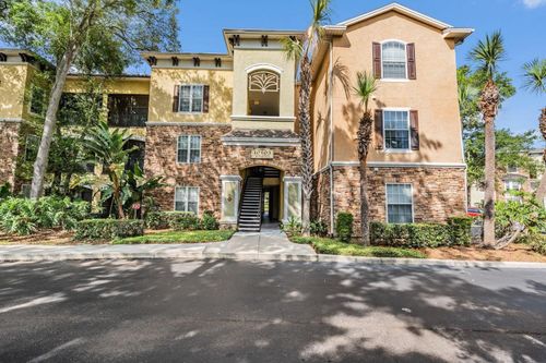 103-10103 Courtney Oaks Cir, TAMPA, FL, 33619-8529 | Card Image