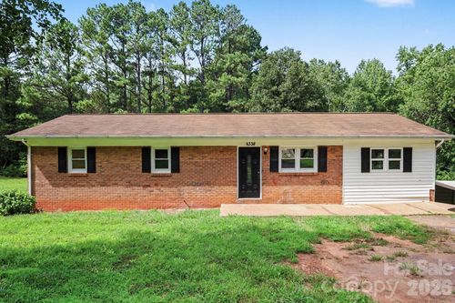 6338 Fairlane St, Hickory, NC, 28602-8678 | Card Image