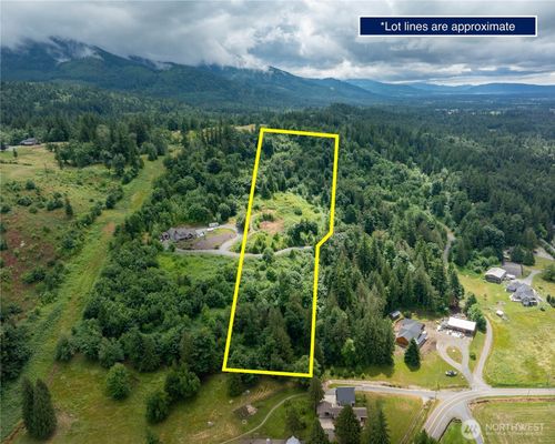 4135 Kamphouse Dr, Sumas, WA, 98295-8620 | Card Image