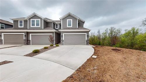 12304 S Prairie Creek Rd, Olathe, KS, 66061-6370 | Card Image