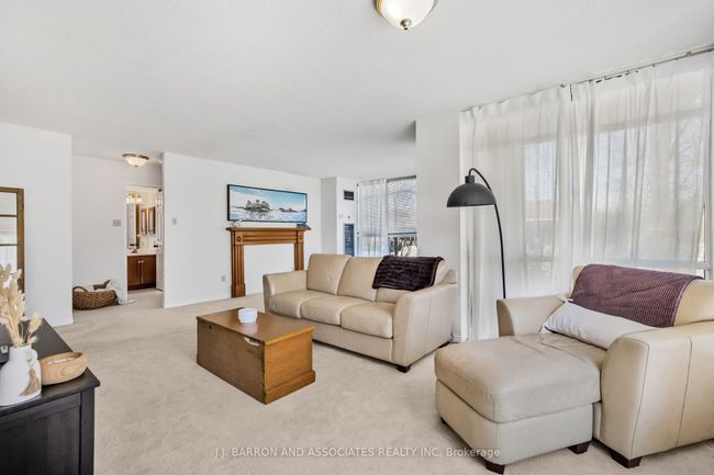 114 - 14924 Yonge St, Condo with 2 bedrooms, 2 bathrooms and null parking in Aurora ON | Image 7