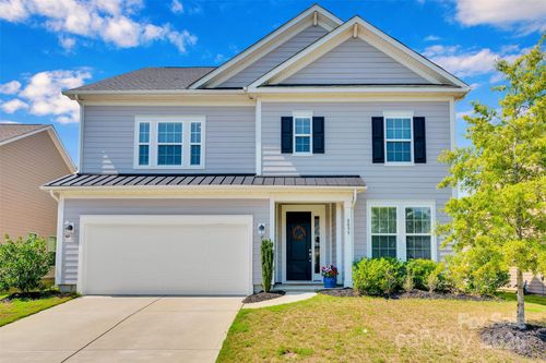 8095 Woodline Ln, Denver, NC, 28037-9229 | Card Image