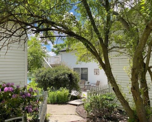 c-172 Northwest St, Portsmouth, NH, 03801-3556 | Card Image