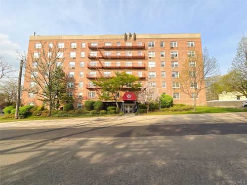 l-2-47-27 Little Neck Pkwy, Little Neck, NY, 11362-1465 | Card Image