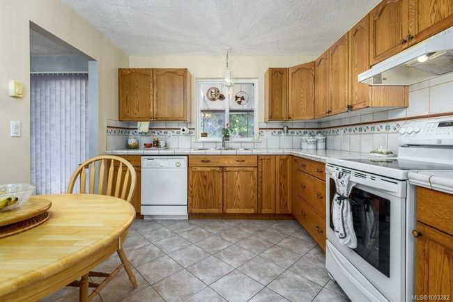 2267 Nitnat Pl, House other with 4 bedrooms, 3 bathrooms and 4 parking in Courtenay BC | Image 10