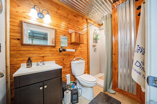 204 Rusty Ln, House other with 3 bedrooms, 2 bathrooms and null parking in Gladewater TX | Image 33