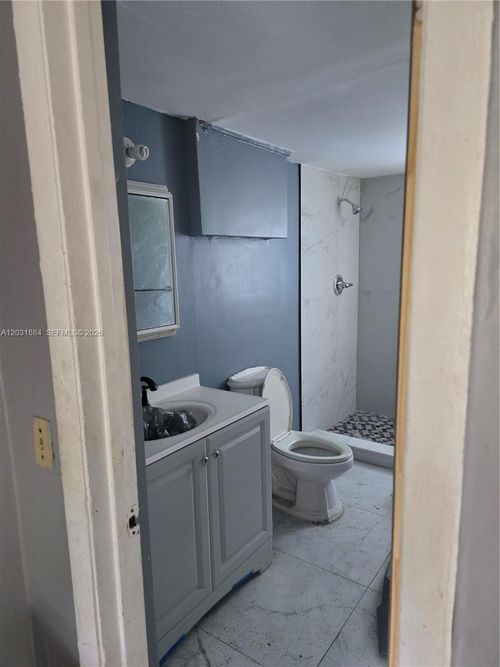 rear-b-840 Ne 124th St, North Miami, FL, 33161 | Card Image