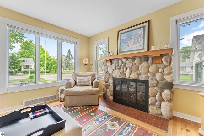 509 Spruce St, House other with 3 bedrooms, 1 bathrooms and null parking in Elk Rapids MI | Image 4