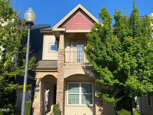 975 Branch Line Ln, Apex, NC, 27502-2429 | Card Image