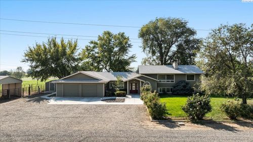 5451 Columbia River Rd, Pasco, WA, 99301-9013 | Card Image