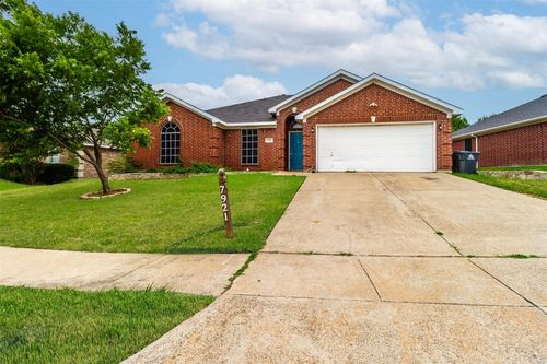 7921 Rattlers Ct, Arlington, TX, 76002-4429 | Card Image