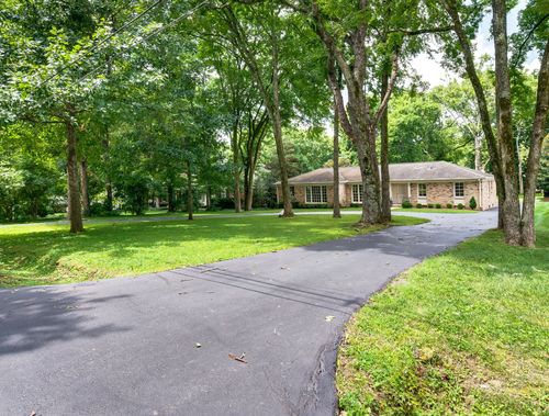 703 Woodleigh Dr, Nashville, TN, 37215-1127 | Card Image