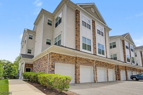 411 Parkview Ln, Rockaway, NJ, 07866-2067 | Card Image