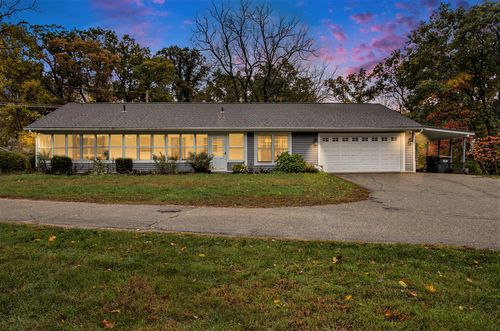 3711 Wolf Dr, Kalamazoo, MI, 49009-8527 | Card Image