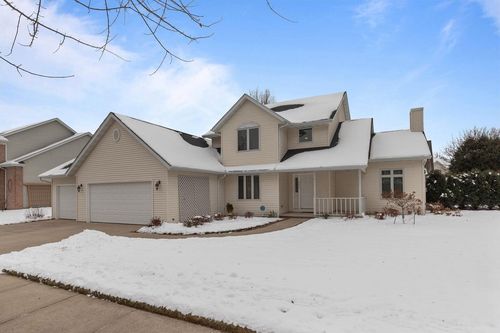3034 E Fallcreek Lane, APPLETON, WI, 54913 | Card Image