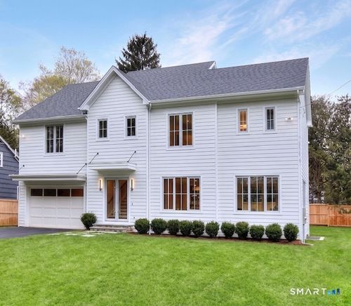 19 E Horseshoe Lane, Westport, CT, 06880 | Card Image