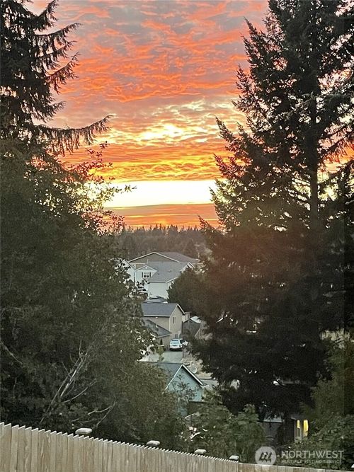 701 Myers St Se, Rainier, WA, 98576-9201 | Card Image