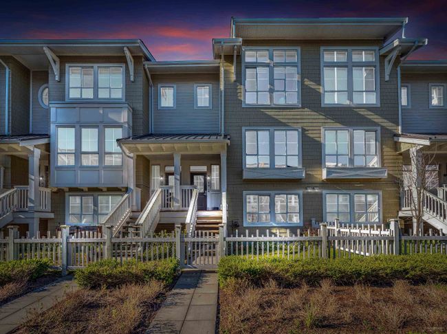 69 - 5551 Admiral Way, Townhouse with 4 bedrooms, 3 bathrooms and 3 parking in Delta BC | Image 1