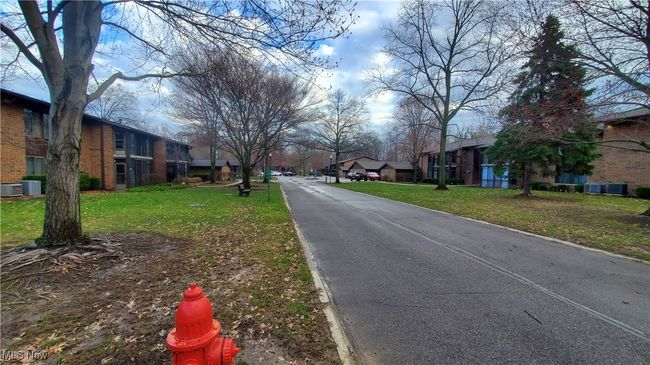 UNIT-203 - 22968 Maple Ridge Rd, Condo with 2 bedrooms, 2 bathrooms and null parking in North Olmsted OH | Image 15