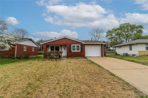 1157 Landgraf Dr, Cape Girardeau, MO, 63701-3703 | Card Image