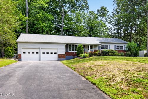 26 Secada Dr, Clifton Park, NY, 12065-5008 | Card Image