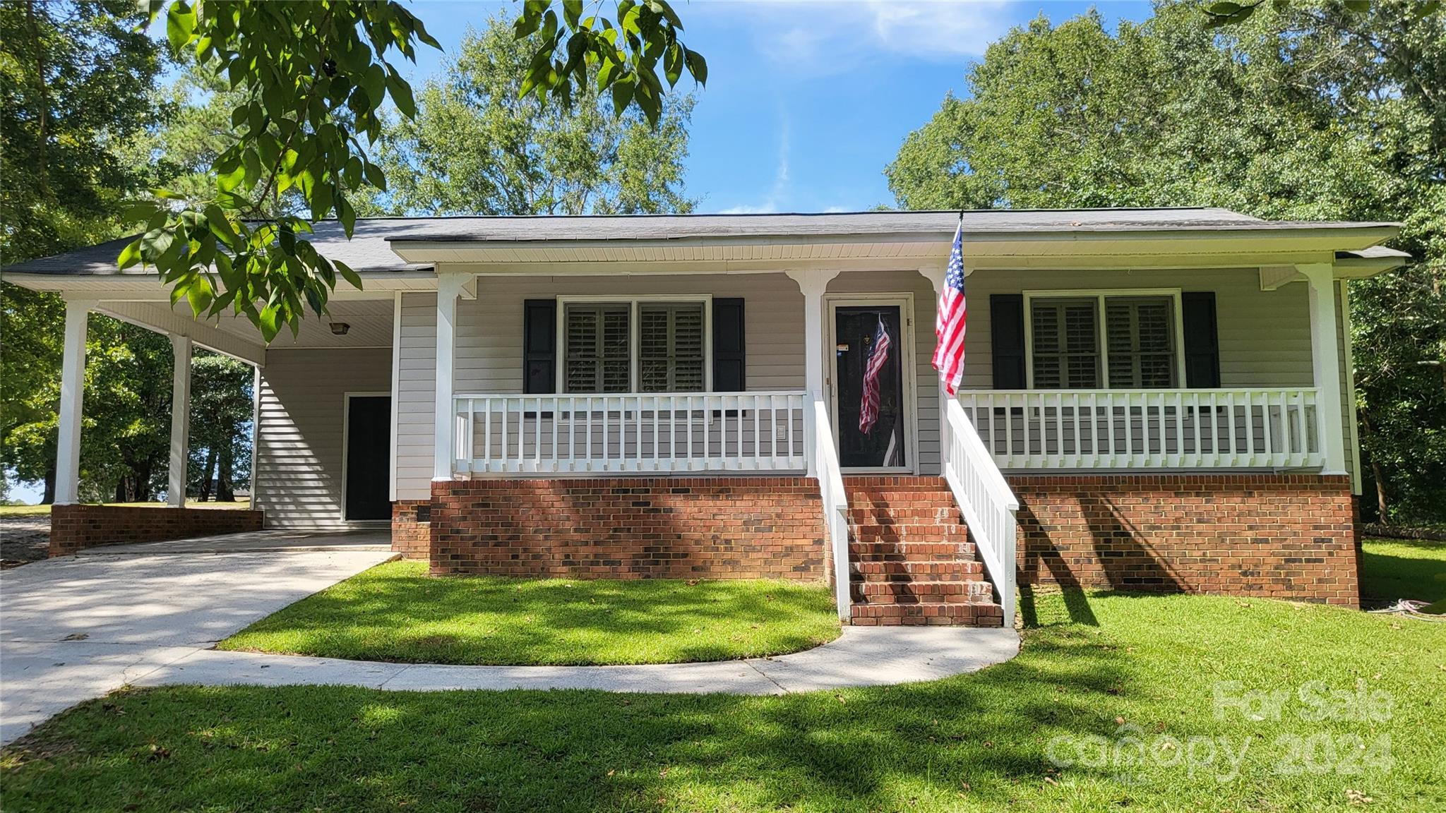 Arch St, Lancaster, SC 29720