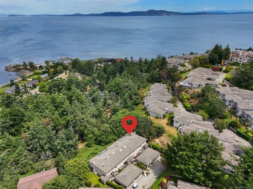 913-2829 Arbutus Rd, Saanich, BC, V8N5X5 | Card Image