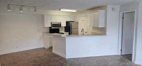 417-9999 Summerbreeze Dr, Sunrise, FL, 33322-5853 | Card Image
