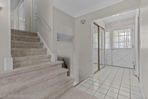 30158 Fiddlers Grn, Farmington Hills, MI, 48334-4714 | Card Image