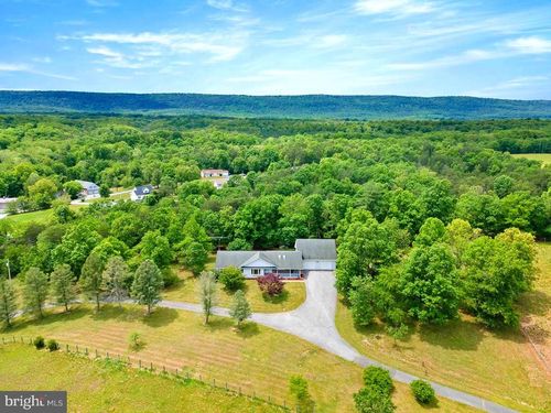 324 Sleepy Creek Rd, HEDGESVILLE, WV, 25427-3083 | Card Image