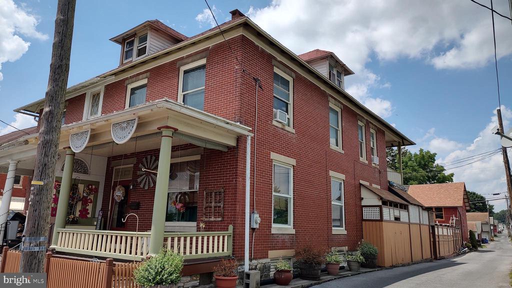 Willow St, Palmyra, PA 17078