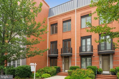 2007 Main Line Blvd, ALEXANDRIA, VA, 22301-3039 | Card Image