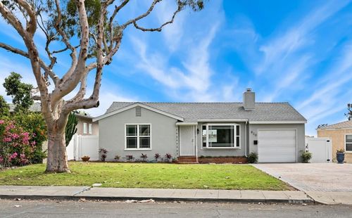 820 Country Club Dr, Chula Vista, CA, 91911-1406 | Card Image