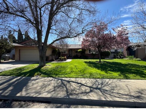 1043 Adams Ave, Los Banos, CA, 93635-4803 | Card Image