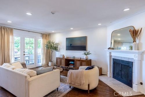 apt-4-240 S Broadway, Redondo Beach, CA, 90277-3356 | Card Image