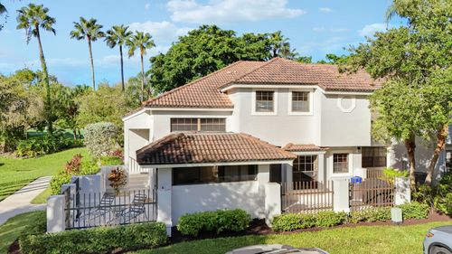2-587 Prestwick Cir, Palm Beach Gardens, FL, 33418-8508 | Card Image